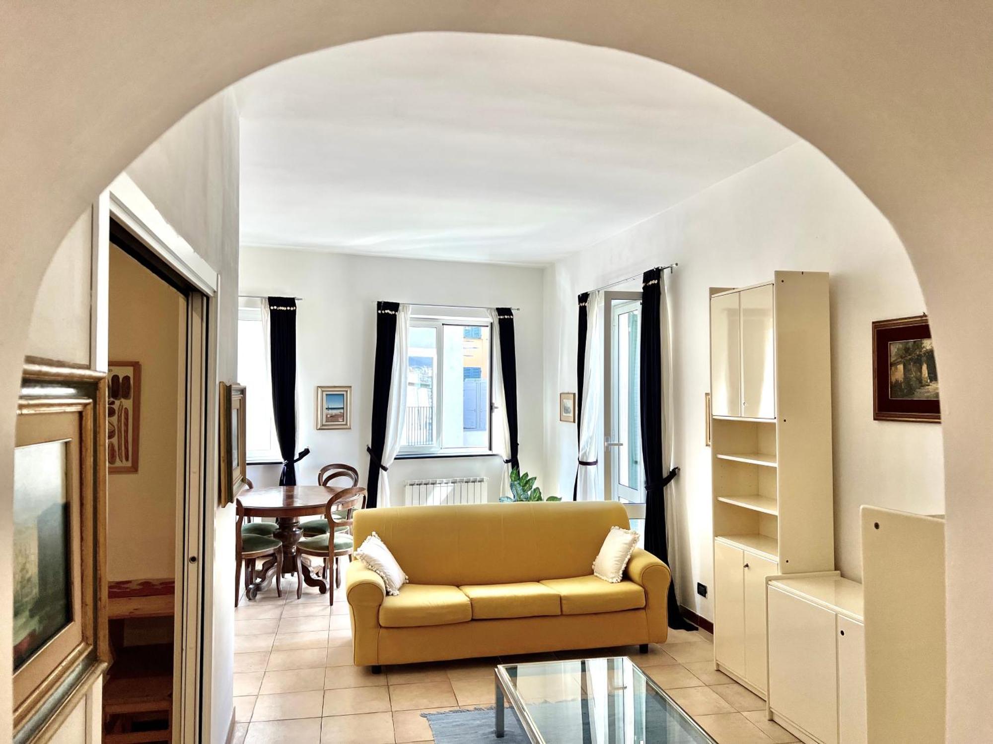 Lovingenoa Prione Apartment *