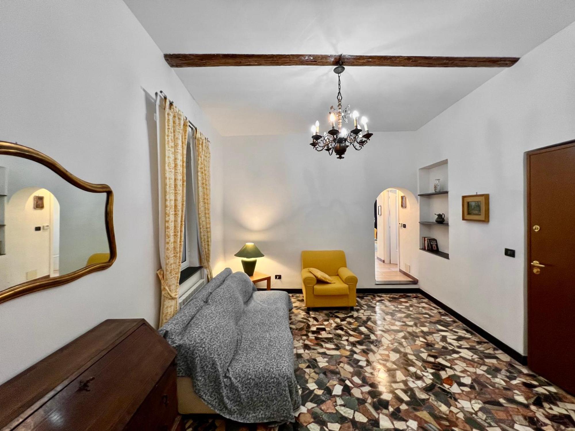 Lovingenoa Prione Apartment *