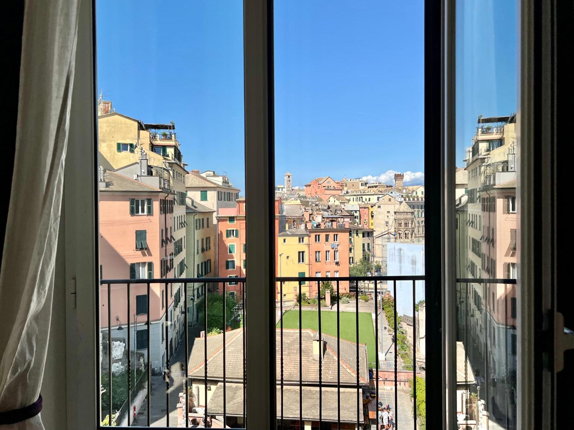 Lovingenoa Prione Apartment *